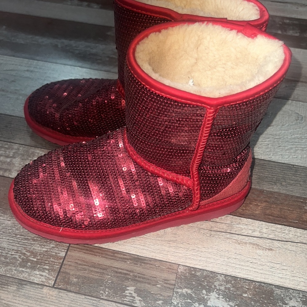Red sequins Uggs - Picture 3 of 6